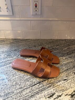 Women’s Hermes Leather Slip On Oran Sandal Size 38
